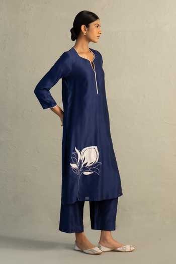 Shop_Charkhee_Blue Chanderi, Organza Split V-neck, Yes Floral Patchwork Embroidered Kurta Set _Online_at_Aza_Fashions