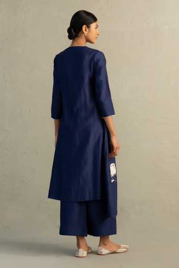 Shop_Charkhee_Blue Chanderi, Cotton V-neck Patchwork Embroidered Kurta And Pant Set _at_Aza_Fashions