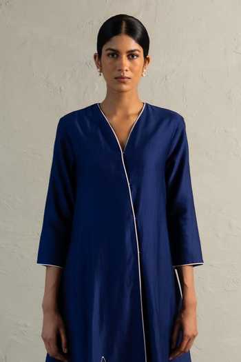 Charkhee_Blue Chanderi, Organza V-neck, Yes Border Embroidered Kurta Set _Online_at_Aza_Fashions