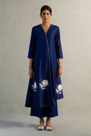 Charkhee_Blue Chanderi, Organza V-neck, Yes Border Embroidered Kurta Set _Online