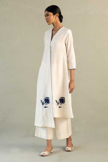 Charkhee_Ivory Chanderi, Cotton V-neck, Yes Placement Embroidered Kurta Pant Set _Online_at_Aza_Fashions