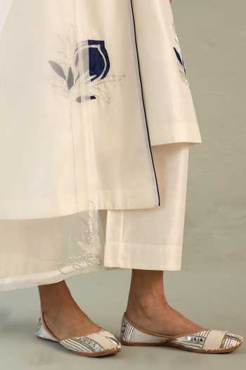 Charkhee_Ivory Chanderi, Cotton V-neck, Yes Placement Embroidered Kurta Pant Set _at_Aza_Fashions