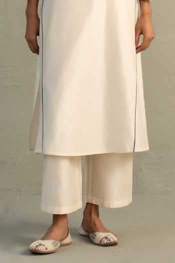 Charkhee_Ivory Chanderi, Cotton Split V-neck, Yes Lotus Placement Embroidered Kurta Set _Online_at_Aza_Fashions