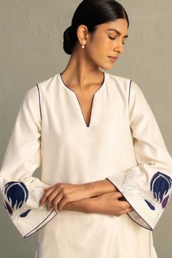 Buy_Charkhee_Ivory Chanderi, Cotton Split V-neck, Yes Lotus Placement Embroidered Kurta Set _Online_at_Aza_Fashions