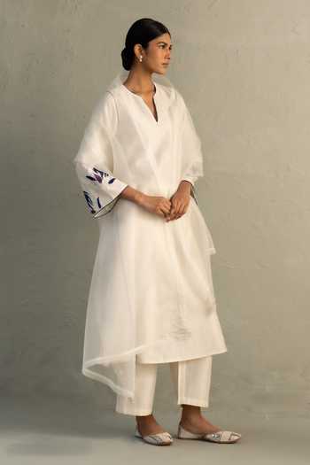 Charkhee_Ivory Chanderi, Cotton Split V-neck, Yes Lotus Placement Embroidered Kurta Set _at_Aza_Fashions