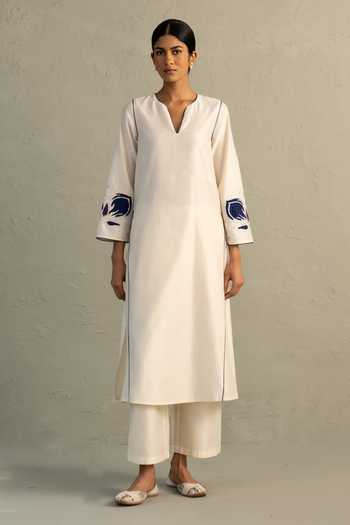Charkhee_Ivory Chanderi, Cotton Split V-neck, Yes Lotus Placement Embroidered Kurta Set _Online