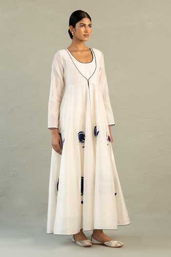 Shop_Charkhee_Ivory Chanderi, Cotton Leaf Neck Patchwork Embroidered Anarkali And Pant Set _Online_at_Aza_Fashions