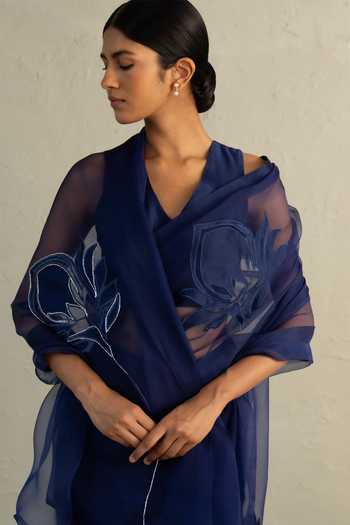 Buy_Charkhee_Blue Organza, Chanderi V-neck Applique Work Saree With Blouse _Online_at_Aza_Fashions