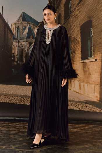 Buy_Maison Aguise_Black Georgette Keyhole Neck Crystal And Ostrich Feather Detailed Pleated Kaftan 