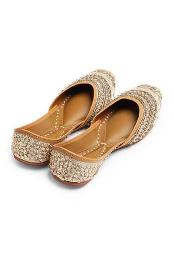 Buy_Shilpsutra_Gold Guilt Juttis _Online_at_Aza_Fashions