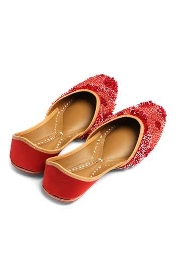Shilpsutra_Red Ruby Cascade Embroidered Juttis _Online_at_Aza_Fashions