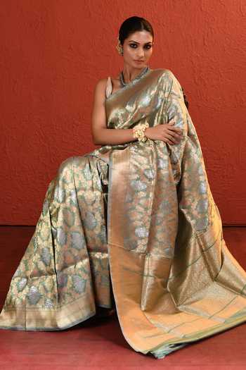 Vishwa By Pinki Sinha_Green Silk Handwoven Saree With Running Blouse _at_Aza_Fashions