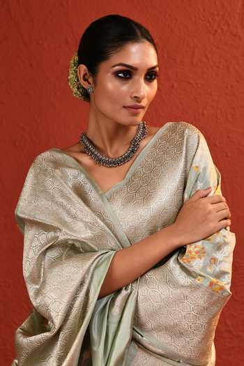 Buy_Vishwa By Pinki Sinha_Green Silk Floral Bloom Saree With Running Blouse 