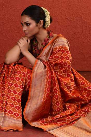 Shop_Vishwa By Pinki Sinha_Red Silk Rangkaat Woven Saree With Running Blouse _Online_at_Aza_Fashions