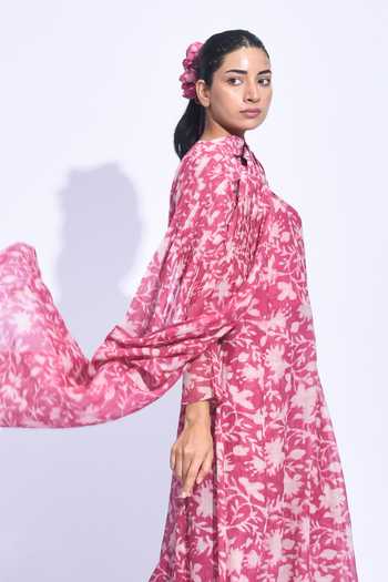 Shop_Jayati Goenka_Pink Chanderi Silk V-neck Sangria Suit Set _Online_at_Aza_Fashions