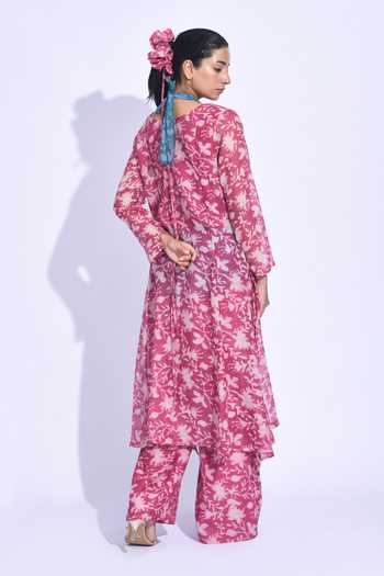 Shop_Jayati Goenka_Pink Chanderi Silk V-neck, Yes Sangria Mori Printed Kurta Set _at_Aza_Fashions