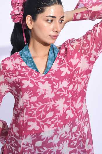 Buy_Jayati Goenka_Pink Chanderi Silk V-neck, Yes Sangria Mori Printed Kurta Set 