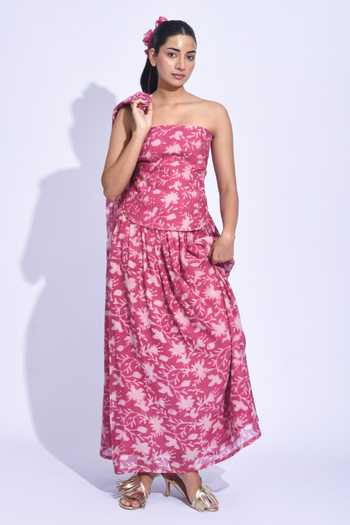 Jayati Goenka_Pink Chanderi Silk Bandeau Neck Sangria Printed Corset Set _Online_at_Aza_Fashions