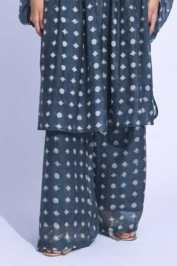 Jayati Goenka_Grey Chanderi Silk Square Neck, Yes Soot Smocked Tunic Set _Online_at_Aza_Fashions