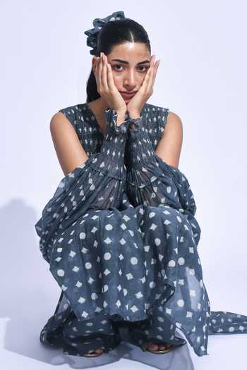 Jayati Goenka_Grey Chanderi Silk Square Neck, Yes Soot Smocked Tunic Set _at_Aza_Fashions
