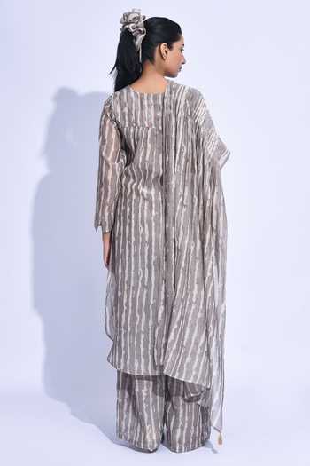 Shop_Jayati Goenka_Grey Chanderi Silk Round Neck, Yes Shima Printed Kurta Set _at_Aza_Fashions
