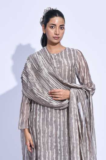Buy_Jayati Goenka_Grey Chanderi Silk Round Neck, Yes Shima Printed Kurta Set _Online_at_Aza_Fashions