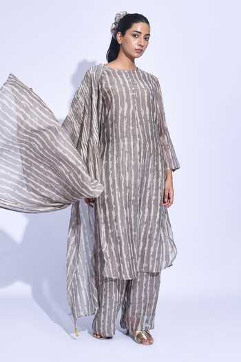Shop_Jayati Goenka_Grey Chanderi Silk Round Neck, Yes Shima Printed Kurta Set _Online_at_Aza_Fashions