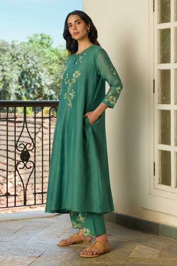 Vaayu_Green Cotton, Muslin Round Neck, Yes Jade Applique Kurta And Pant Co-ord Set _at_Aza_Fashions