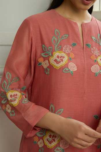 Shop_Vaayu_Pink Muslin, Cotton Round Neck Blush Applique Embroidered Kurta Set 