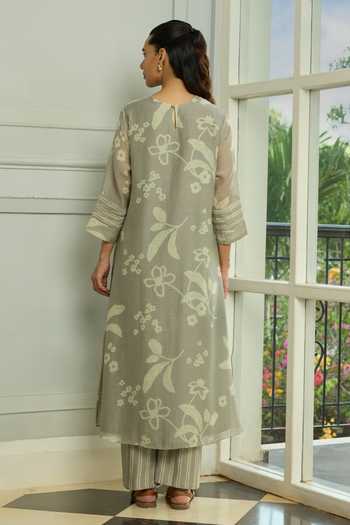 Shop_Vaayu_Grey Cotton, Muslin Round Neck, Yes Slate Thread Embroidered Kurta And Pant Set _at_Aza_Fashions