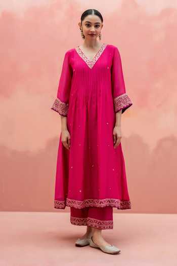 AM by Anita Mittal_Pink Chanderi V-neck Sitara A-line Embroidered Kurta Set _Online_at_Aza_Fashions