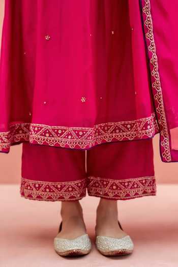 AM by Anita Mittal_Pink Chanderi V-neck Sitara A-line Embroidered Kurta Set _at_Aza_Fashions