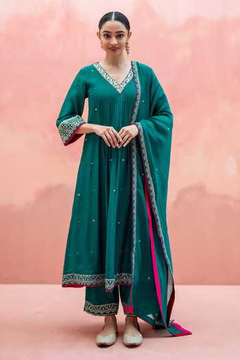 Buy_AM by Anita Mittal_Green Chanderi V-neck, Yes Sitara Embroidered A-line Kurta Set _Online_at_Aza_Fashions