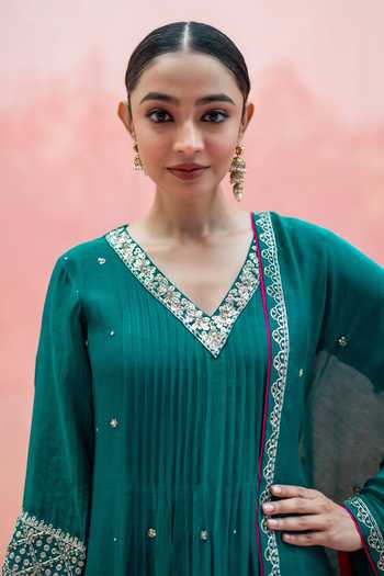 Shop_AM by Anita Mittal_Green Chanderi V-neck, Yes Sitara Embroidered A-line Kurta Set _Online_at_Aza_Fashions
