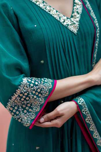 Shop_AM by Anita Mittal_Green Chanderi V-neck, Yes Sitara Embroidered A-line Kurta Set 