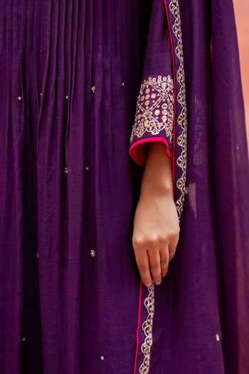 AM by Anita Mittal_Purple Chanderi V-neck, Yes Sitara A-line Embroidered Silk Kurta Set _at_Aza_Fashions