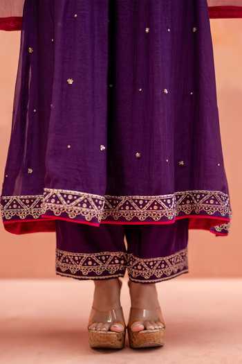 Shop_AM by Anita Mittal_Purple Chanderi V-neck, Yes Sitara A-line Embroidered Silk Kurta Set 