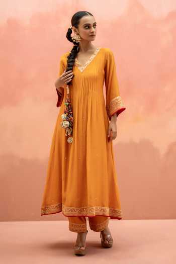 Buy_AM by Anita Mittal_Orange Chanderi V-neck, Yes Sitara Embroidered Mul Kurta Set _Online_at_Aza_Fashions