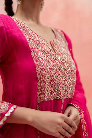 Buy_AM by Anita Mittal_Pink Chanderi V-neck Najma Mul Anarkali Set 