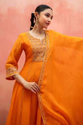 Buy_AM by Anita Mittal_Orange Chanderi Round Neck Najma Mul Embroidered Anarkali Set 