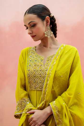 Shop_AM by Anita Mittal_Green Chanderi Split V-neck Najma Embroidered Anarkali Pant Set 