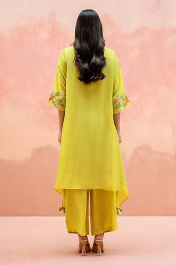 Shop_AM By Anita Mittal_Yellow Muslin Round Neck, Yes Firefly Kurta And Pant Embroidered Co-ord Set _at_Aza_Fashions