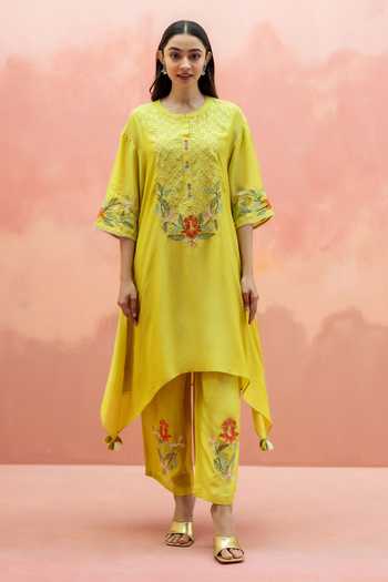 AM By Anita Mittal_Yellow Muslin Round Neck, Yes Firefly Kurta And Pant Embroidered Co-ord Set _Online_at_Aza_Fashions