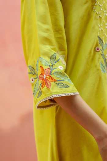 Buy_AM By Anita Mittal_Yellow Muslin Round Neck, Yes Firefly Kurta And Pant Embroidered Co-ord Set _Online