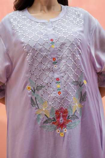 AM By Anita Mittal_Purple Muslin Round Neck Firefly Embroidered Kurta And Pant Co-ord Set _at_Aza_Fashions