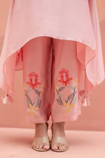 AM By Anita Mittal_Pink Muslin Round Neck Firefly Embroidered Kurta And Pant Co-ord Set _at_Aza_Fashions