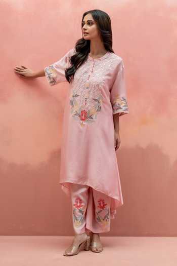 Buy_AM By Anita Mittal_Pink Muslin Round Neck Firefly Embroidered Kurta And Pant Co-ord Set 