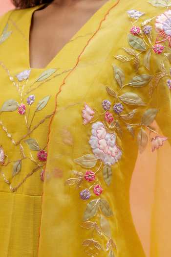 Buy_AM by Anita Mittal_Yellow Cotton V-neck Pari Embroidered Anarkali Set _Online_at_Aza_Fashions