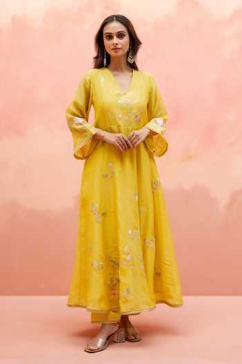 Shop_AM by Anita Mittal_Yellow Cotton V-neck Pari Embroidered Anarkali Set _Online_at_Aza_Fashions