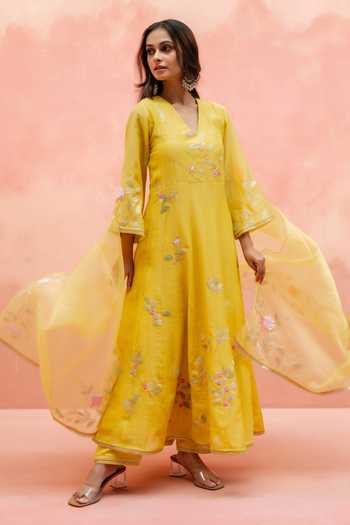 Buy_AM by Anita Mittal_Yellow Cotton V-neck Pari Embroidered Anarkali Set 